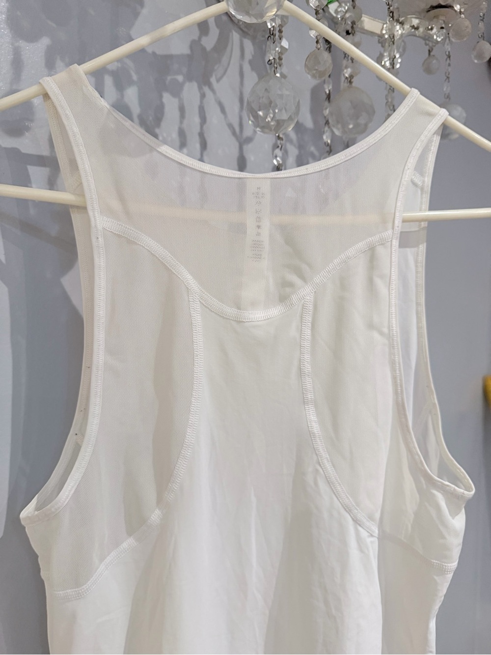 lululemon athletica White Racerback Tank Top H10 - Picture 5 of 5